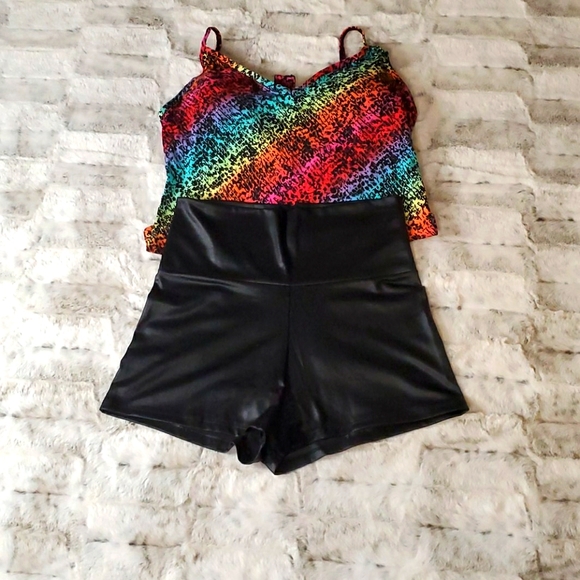 Pants - Short Shorts